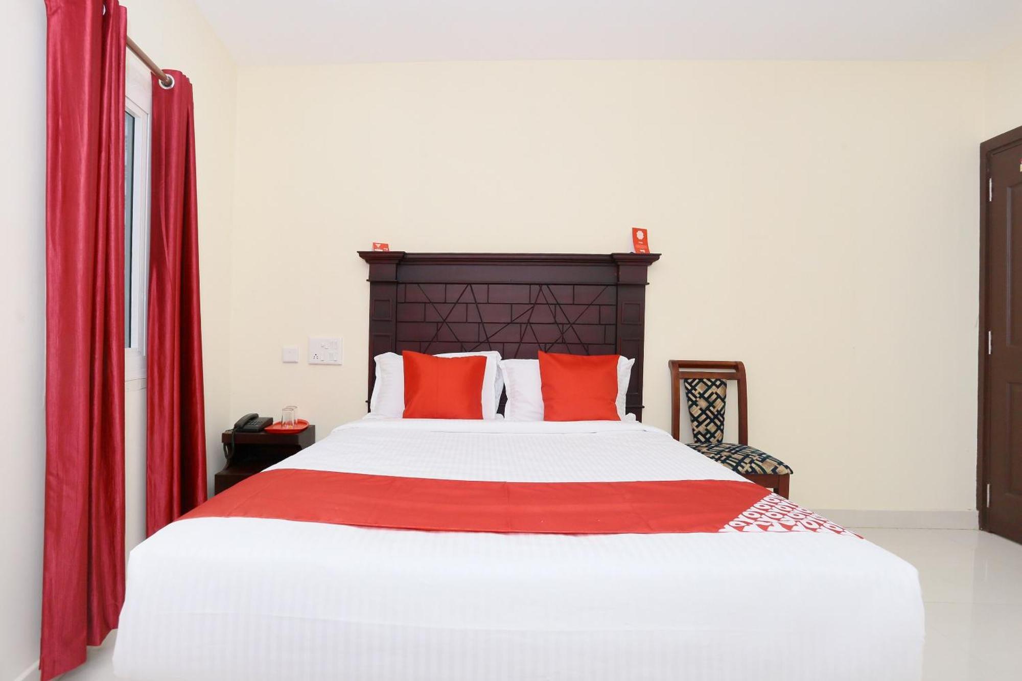 OYO 37929 Hotel Malabar Plaza Kochi Dış mekan fotoğraf