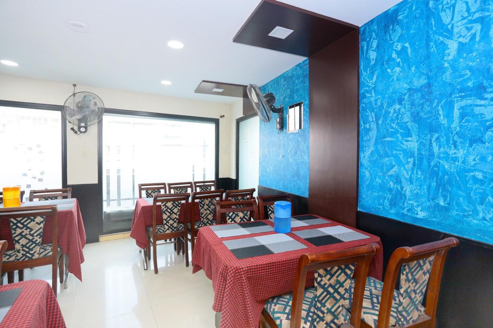 OYO 37929 Hotel Malabar Plaza Kochi Dış mekan fotoğraf