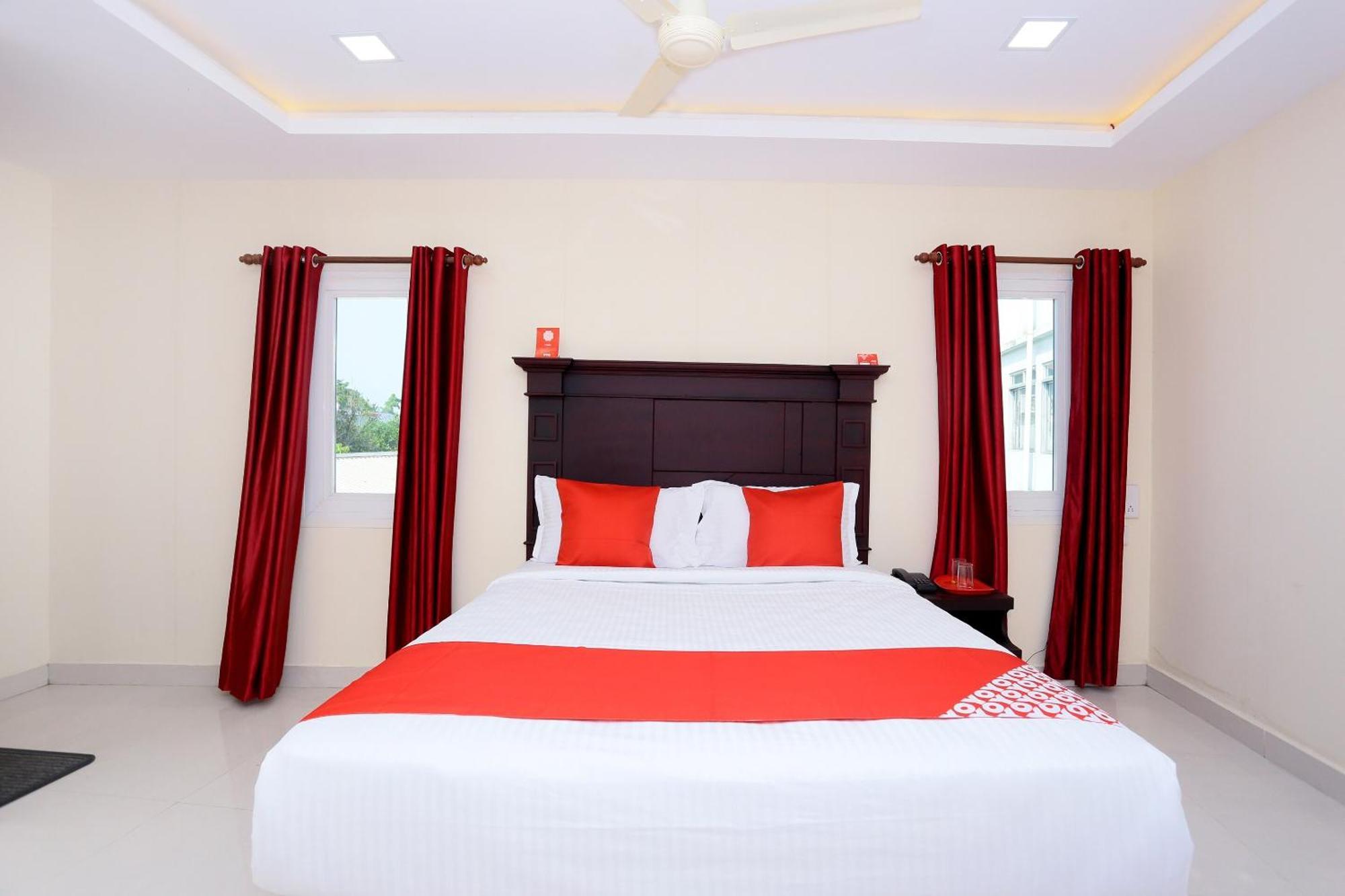 OYO 37929 Hotel Malabar Plaza Kochi Dış mekan fotoğraf