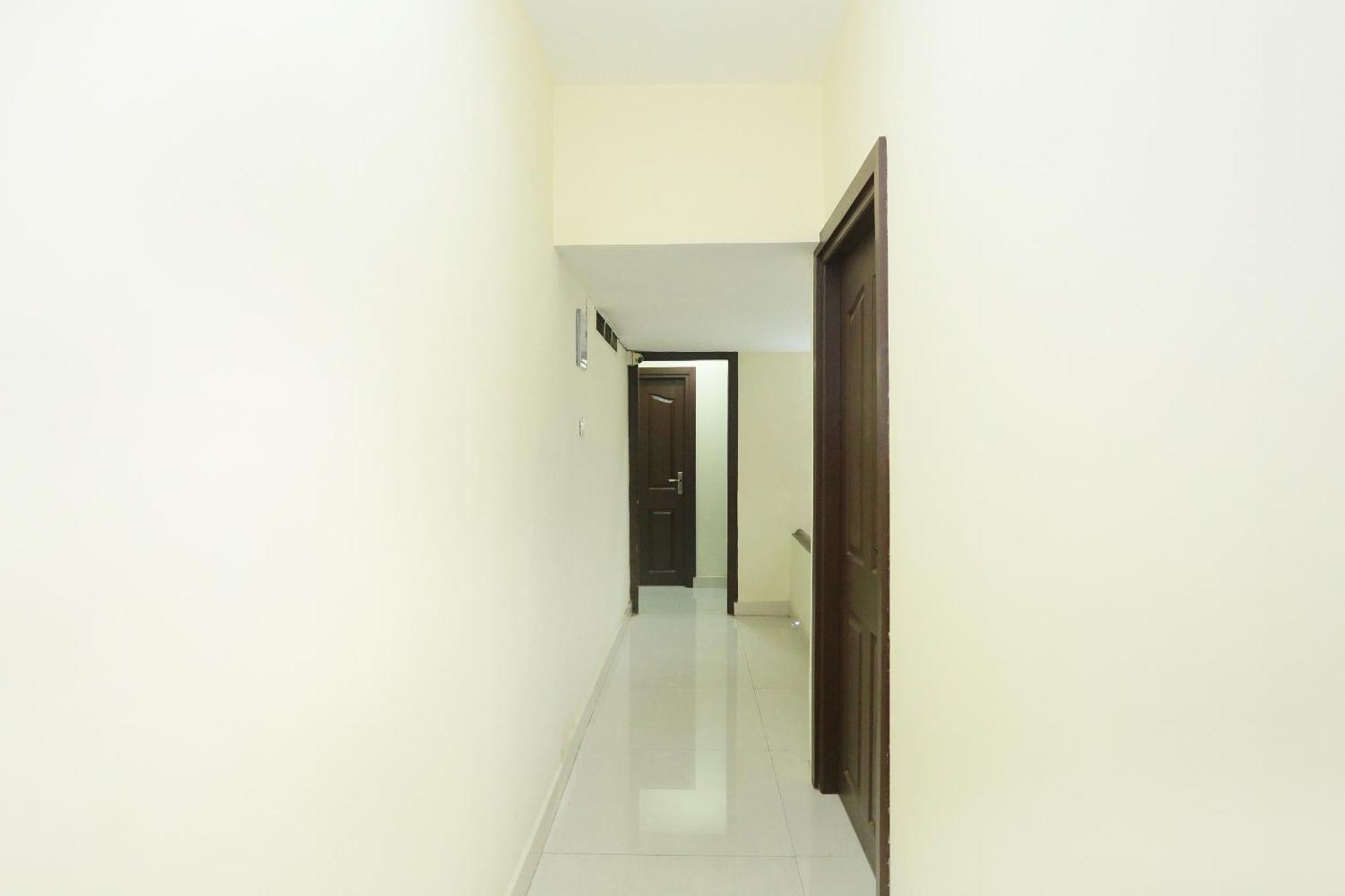 OYO 37929 Hotel Malabar Plaza Kochi Dış mekan fotoğraf