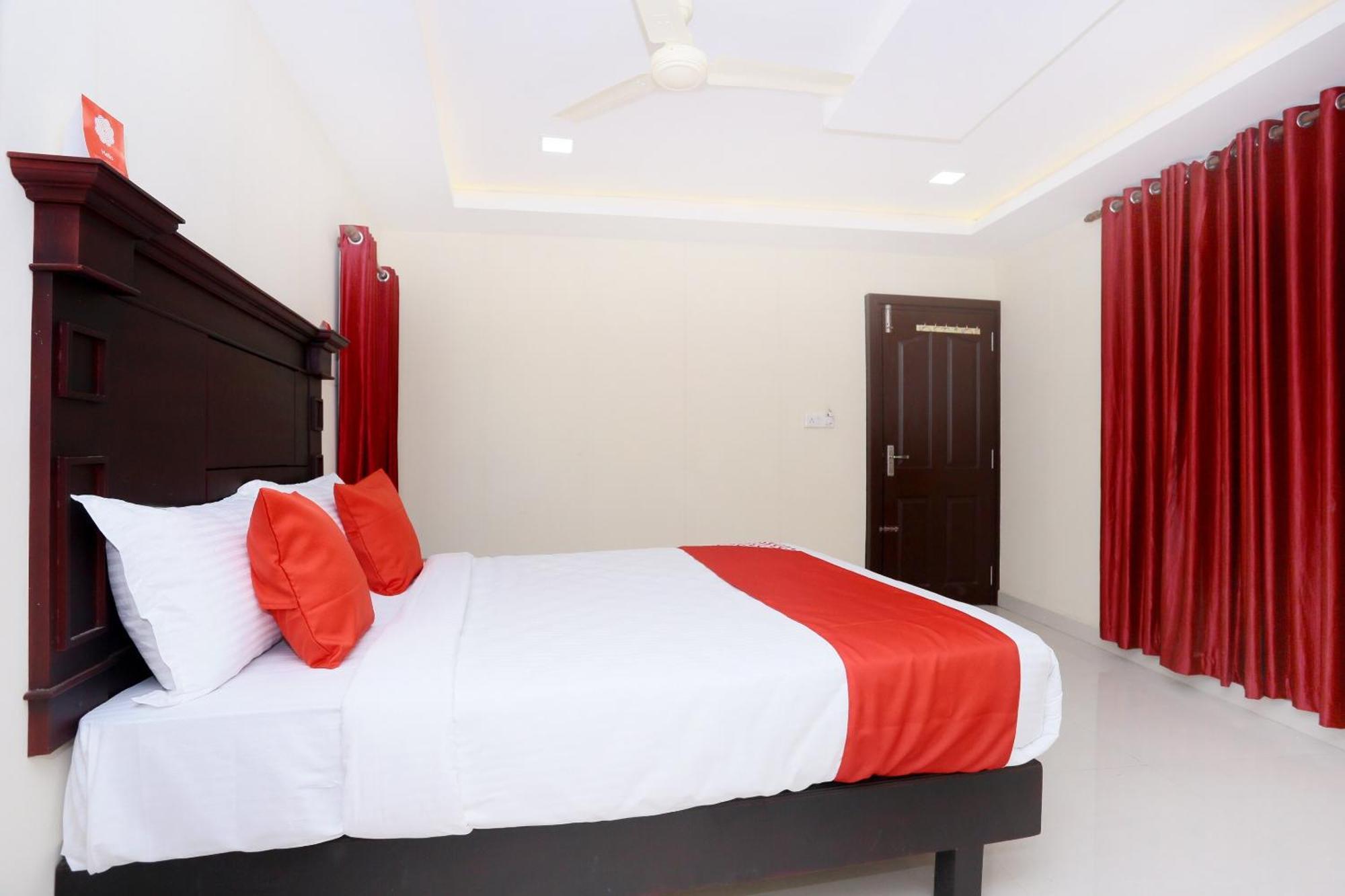 OYO 37929 Hotel Malabar Plaza Kochi Dış mekan fotoğraf